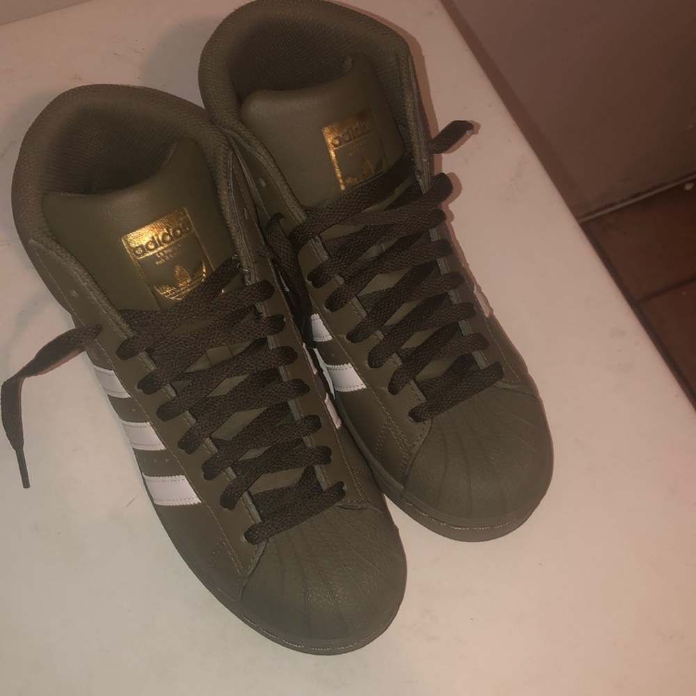 Adidas shell top